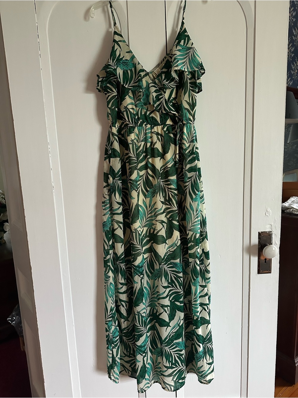 Japna Green Leaf Print Spaghetti Strap Maxi Dress